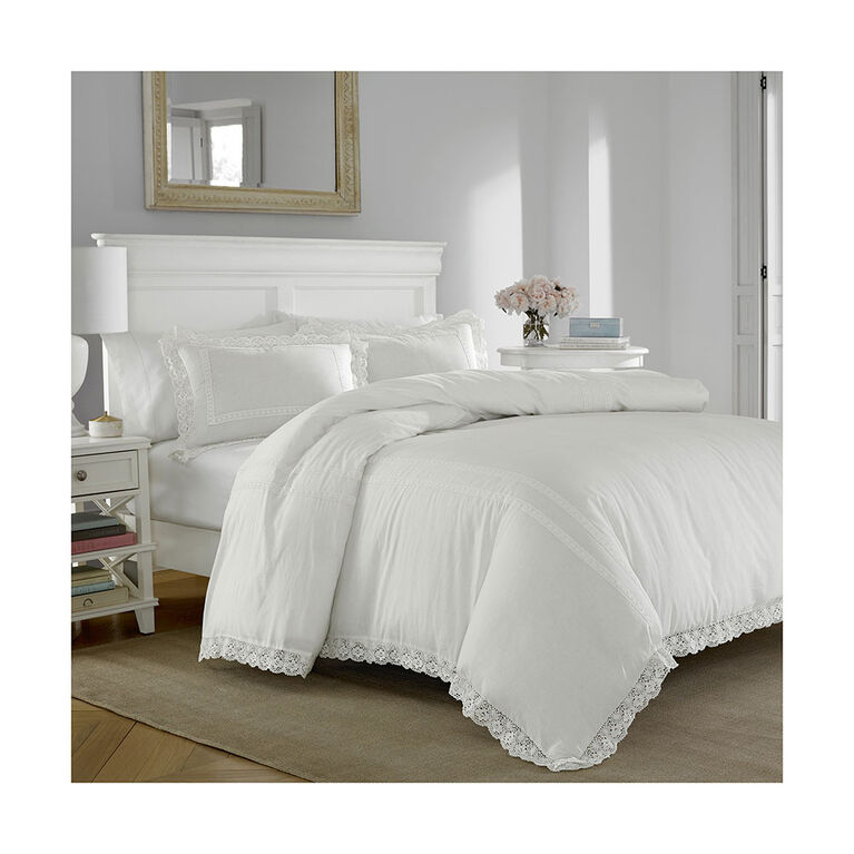 Laura Ashley Annabella 2 Pc Twin  Duvet Cover Set. White lace accent on white ground. TWIN