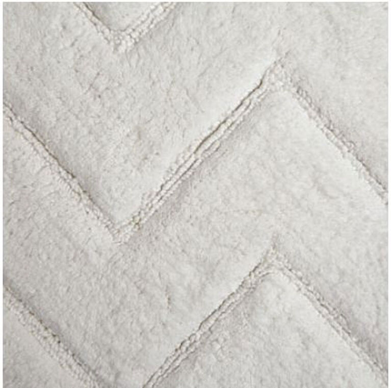 Moda At Home Chevron Bath Mat Cotton White