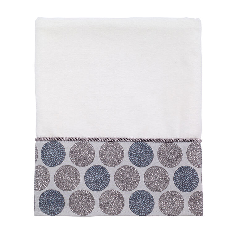 Avanti Linens Dotted Circle White Bath Towel